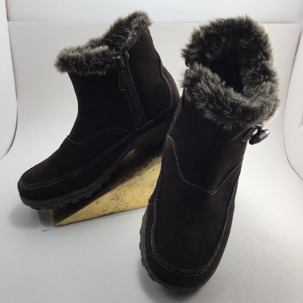 Khombu Gracie Suede Boot Leather Upper Faux Fur Collar Button On Outside Sz 7.5